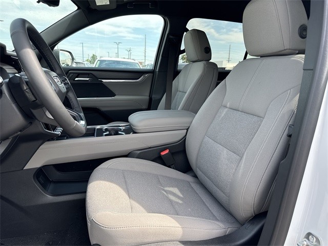 GMC Acadia Vehicle Full-screen Gallery Image 11