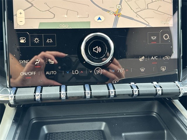 GMC Acadia Vehicle Full-screen Gallery Image 19