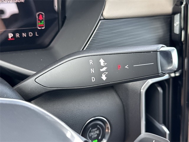 GMC Acadia Vehicle Full-screen Gallery Image 20