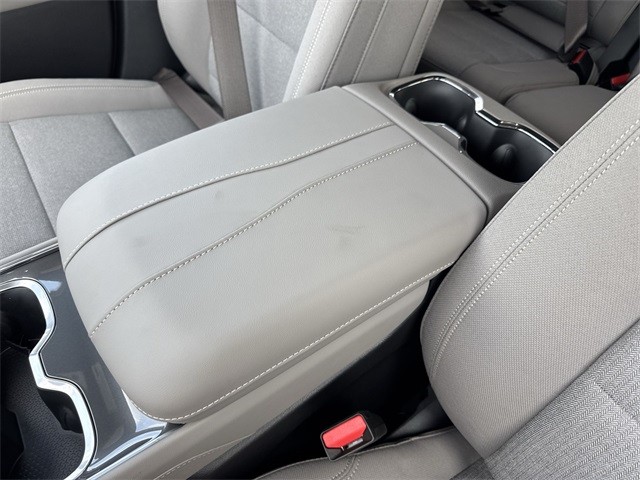 GMC Acadia Vehicle Full-screen Gallery Image 21