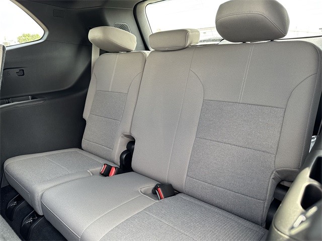 GMC Acadia Vehicle Full-screen Gallery Image 23