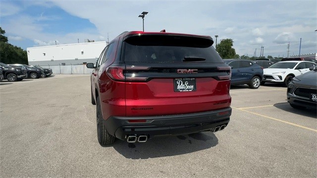 GMC Acadia Vehicle Full-screen Gallery Image 07