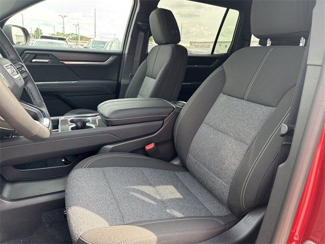 GMC Acadia Vehicle Full-screen Gallery Image 11