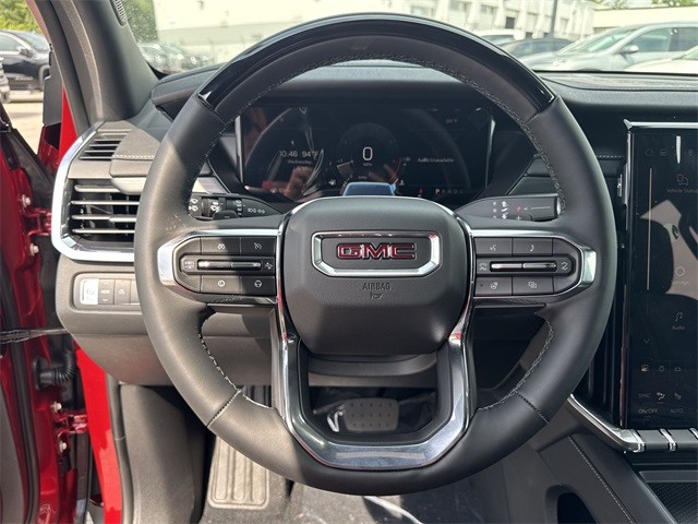 GMC Acadia Vehicle Full-screen Gallery Image 14