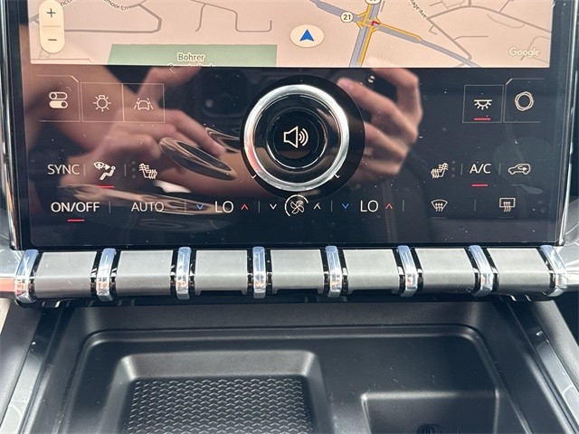 GMC Acadia Vehicle Full-screen Gallery Image 19