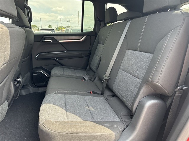 GMC Acadia Vehicle Full-screen Gallery Image 22