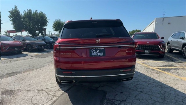 Buick Enclave Vehicle Full-screen Gallery Image 07