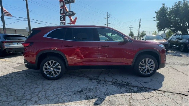 Buick Enclave Vehicle Full-screen Gallery Image 09