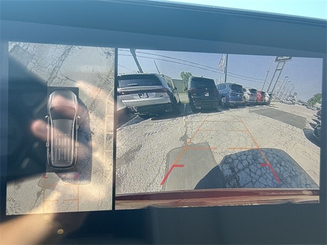 Buick Enclave Vehicle Full-screen Gallery Image 17