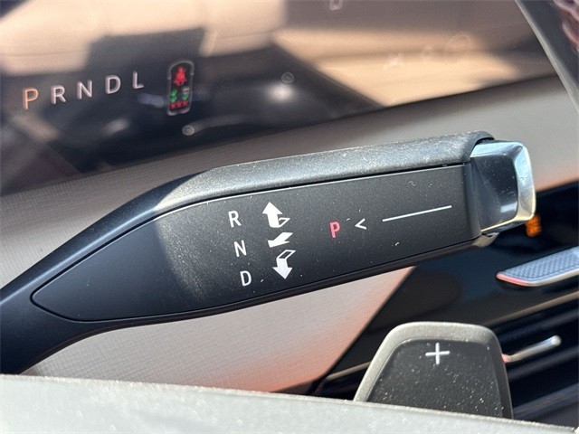 Buick Enclave Vehicle Full-screen Gallery Image 20