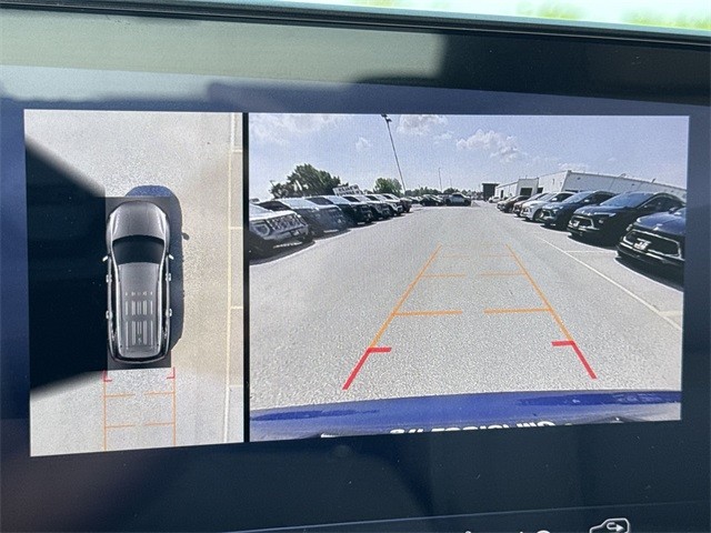 Buick Enclave Vehicle Full-screen Gallery Image 17