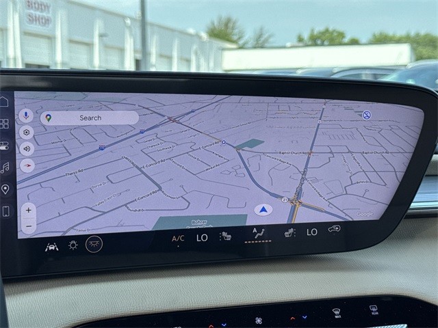 Buick Enclave Vehicle Full-screen Gallery Image 18