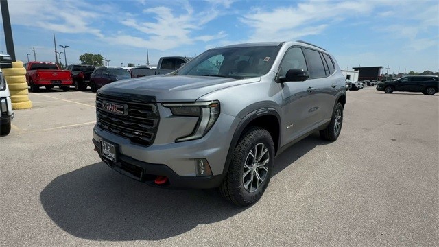 GMC Acadia Vehicle Full-screen Gallery Image 04