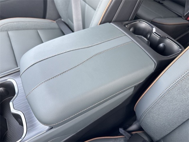 GMC Acadia Vehicle Full-screen Gallery Image 21