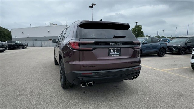 GMC Acadia Vehicle Full-screen Gallery Image 07