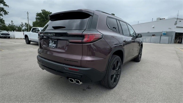 GMC Acadia Vehicle Full-screen Gallery Image 08