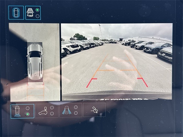 GMC Acadia Vehicle Full-screen Gallery Image 17