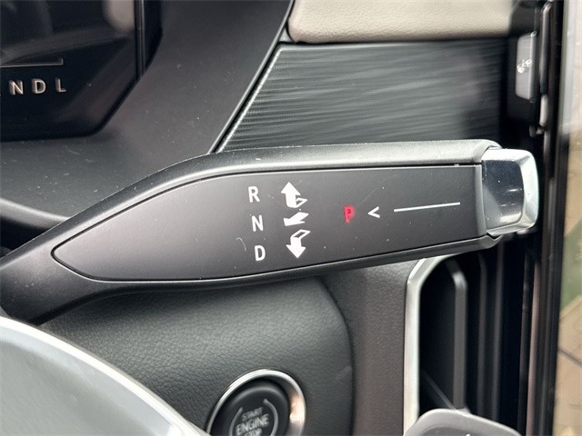 GMC Acadia Vehicle Full-screen Gallery Image 20