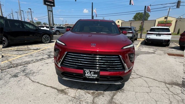 Buick Enclave Vehicle Full-screen Gallery Image 03