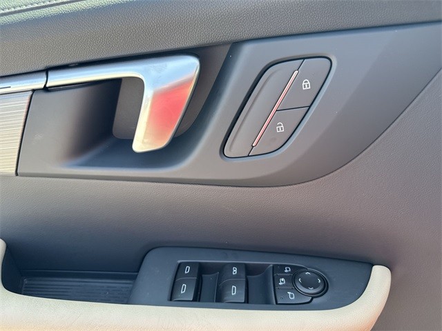 Buick Enclave Vehicle Full-screen Gallery Image 13