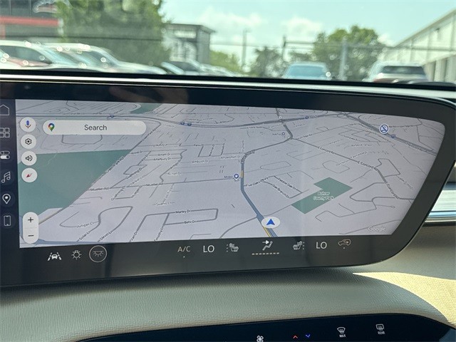 Buick Enclave Vehicle Full-screen Gallery Image 18