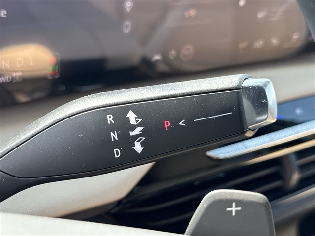 Buick Enclave Vehicle Full-screen Gallery Image 20