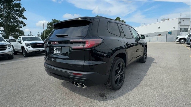 GMC Acadia Vehicle Full-screen Gallery Image 08