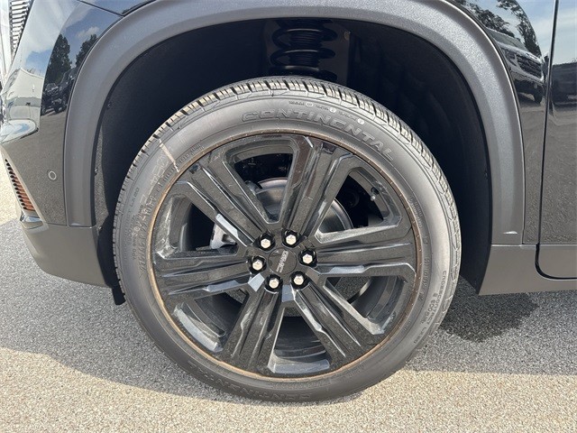 GMC Acadia Vehicle Full-screen Gallery Image 10