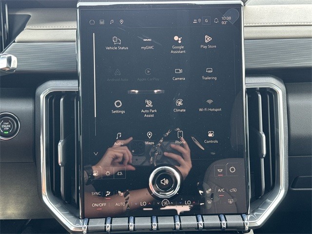 GMC Acadia Vehicle Full-screen Gallery Image 16