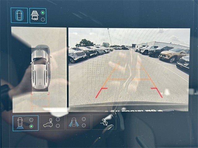 GMC Acadia Vehicle Full-screen Gallery Image 17