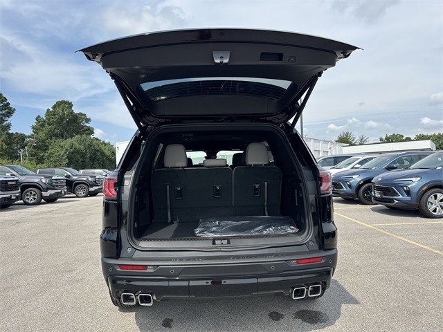 GMC Acadia Vehicle Full-screen Gallery Image 24