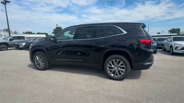 Buick Enclave Vehicle Full-screen Gallery Image 06