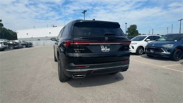 Buick Enclave Vehicle Full-screen Gallery Image 07