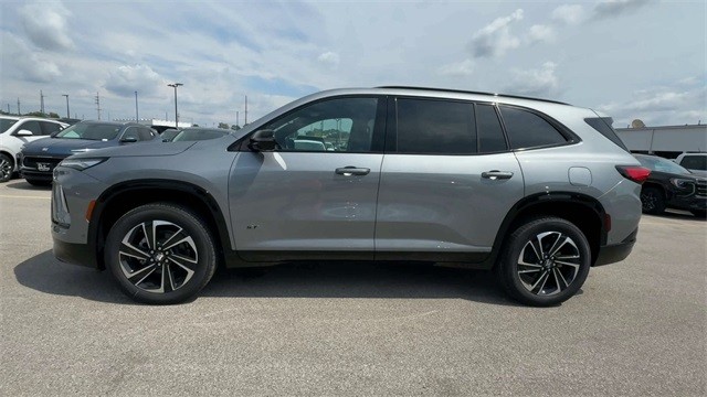 Buick Enclave Vehicle Full-screen Gallery Image 05