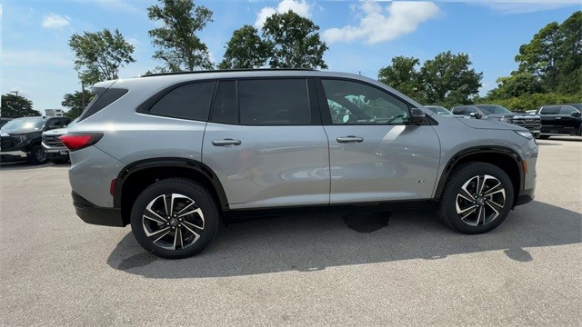 Buick Enclave Vehicle Full-screen Gallery Image 09