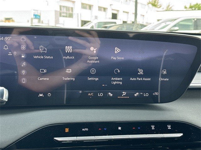 Buick Enclave Vehicle Full-screen Gallery Image 16