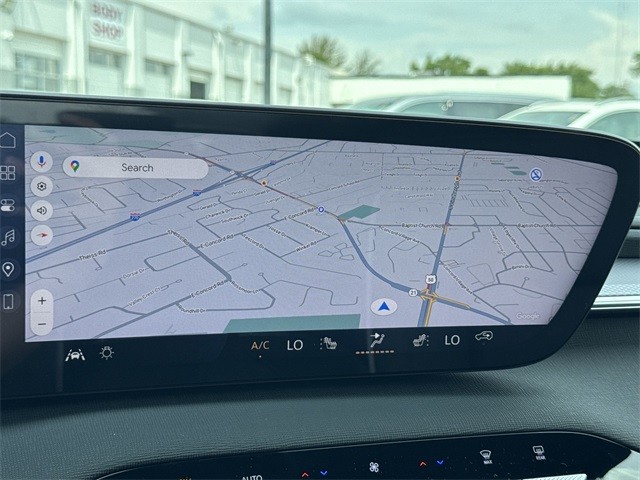 Buick Enclave Vehicle Full-screen Gallery Image 18