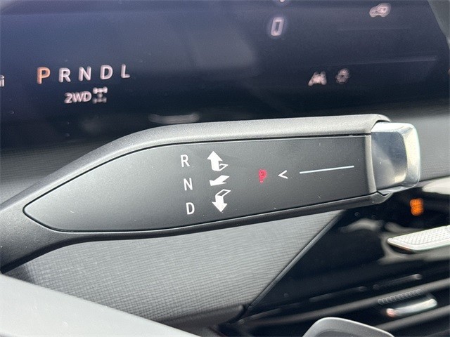 Buick Enclave Vehicle Full-screen Gallery Image 20