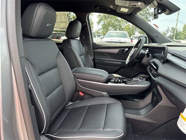 Buick Enclave Vehicle Full-screen Gallery Image 25