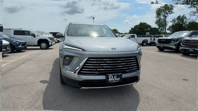 Buick Enclave Vehicle Full-screen Gallery Image 03