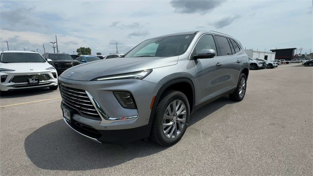 Buick Enclave Vehicle Full-screen Gallery Image 04