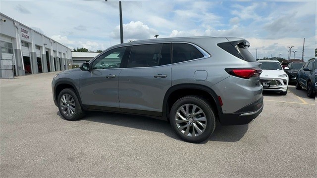 Buick Enclave Vehicle Full-screen Gallery Image 06