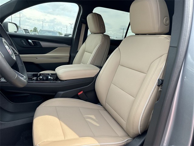 Buick Enclave Vehicle Full-screen Gallery Image 11