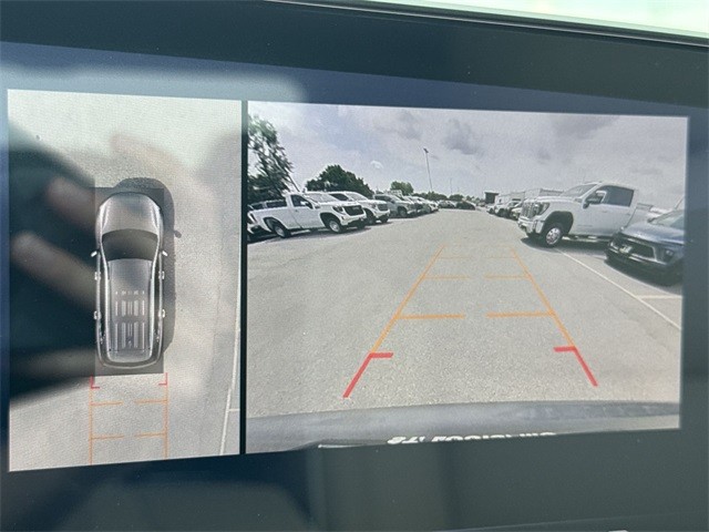 Buick Enclave Vehicle Full-screen Gallery Image 17