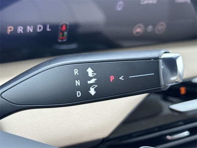 Buick Enclave Vehicle Full-screen Gallery Image 20