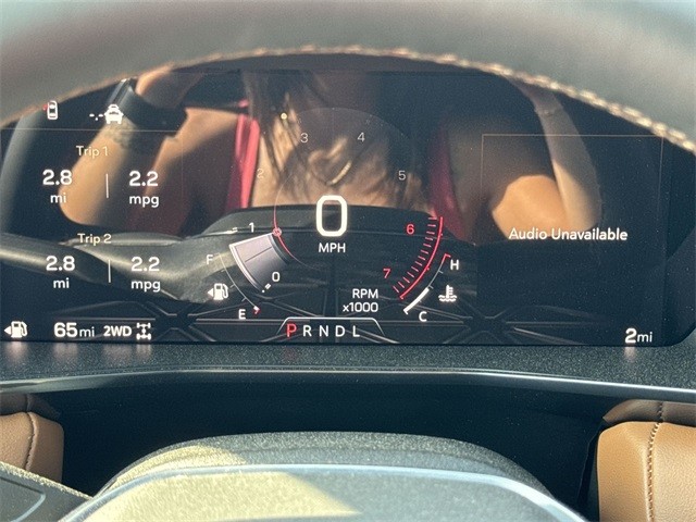 GMC Canyon Vehicle Full-screen Gallery Image 15