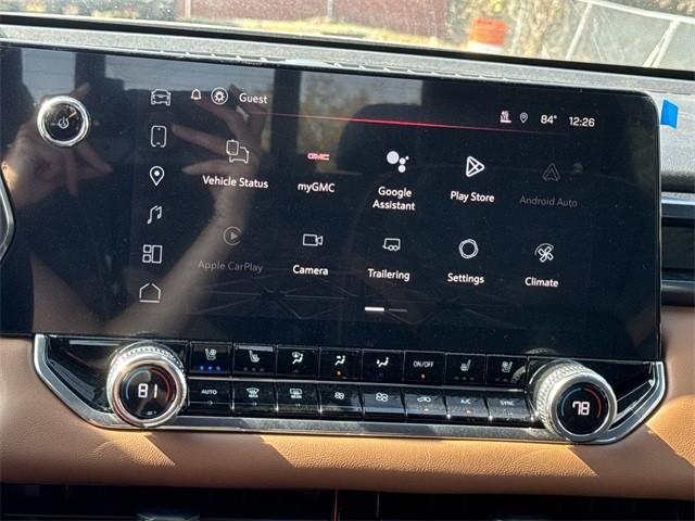 GMC Canyon Vehicle Full-screen Gallery Image 16