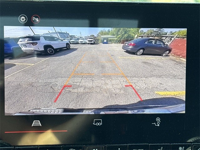 GMC Canyon Vehicle Full-screen Gallery Image 17