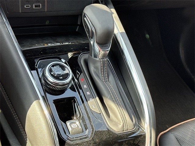 GMC Canyon Vehicle Full-screen Gallery Image 20