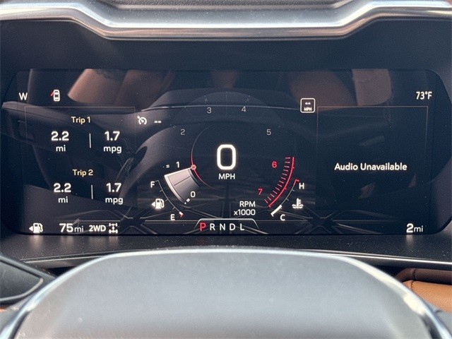 GMC Canyon Vehicle Full-screen Gallery Image 15